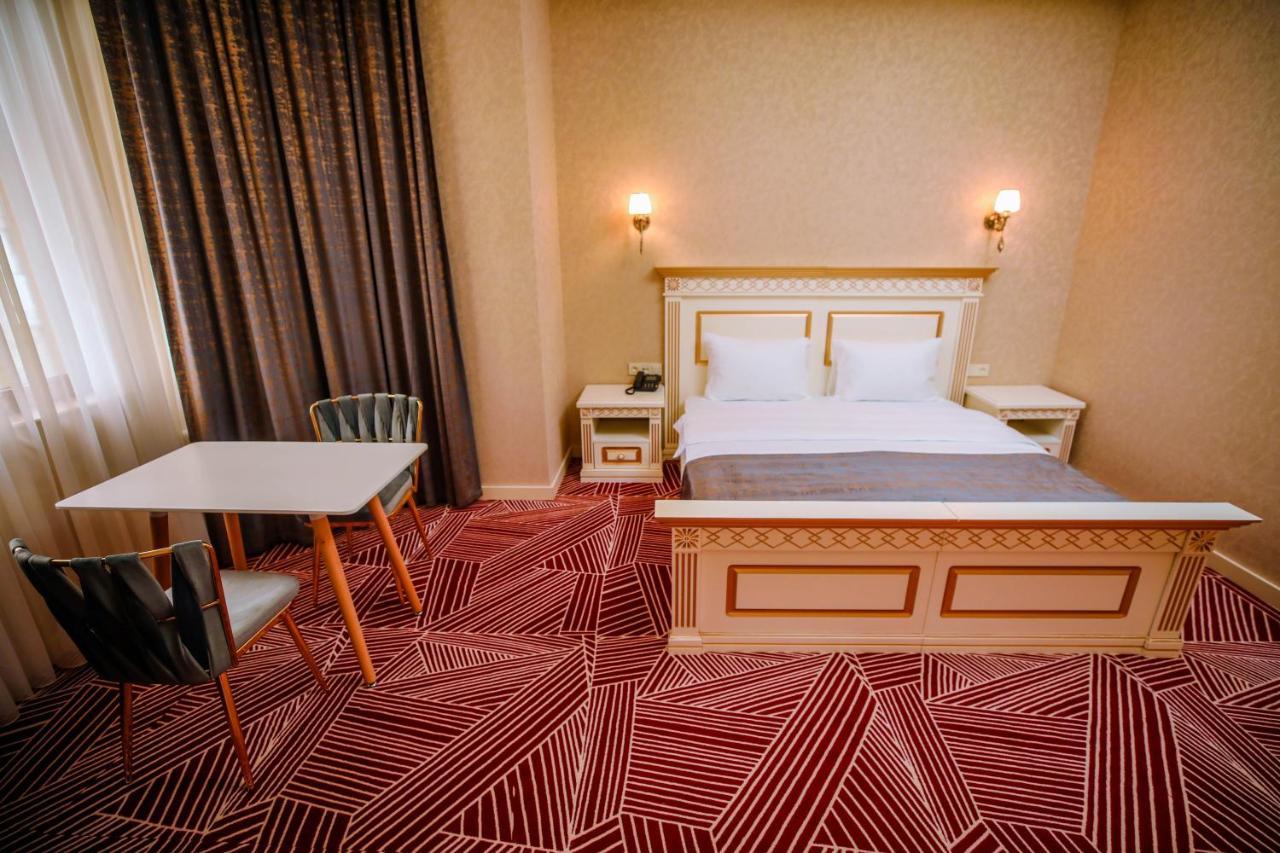 Krone Hotel バクー エクステリア 写真